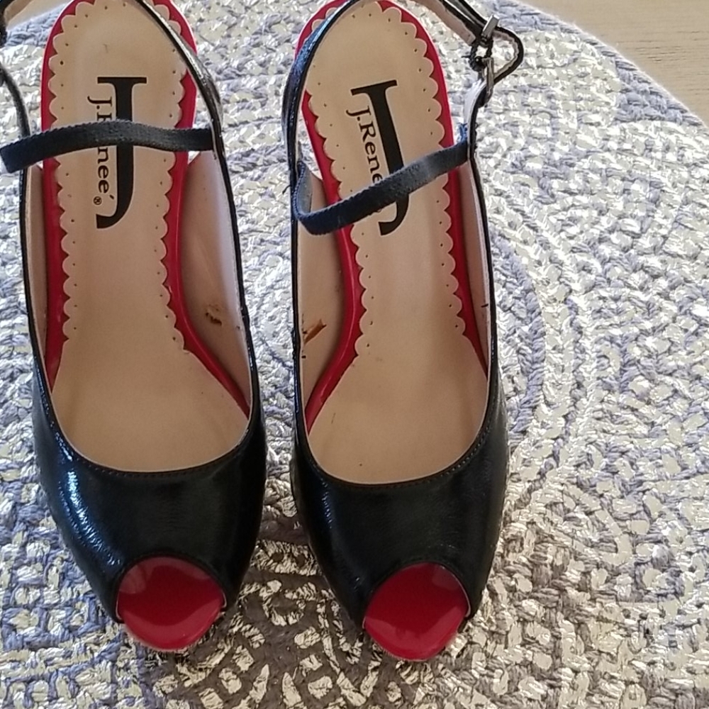 Red and leppard shoe size 4 1/2